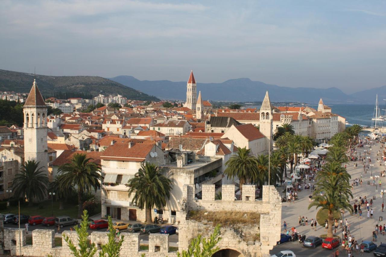 Apartment Planikovica Trogir Exteriör bild