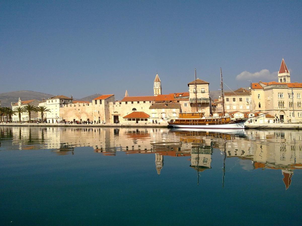 Apartment Planikovica Trogir Exteriör bild
