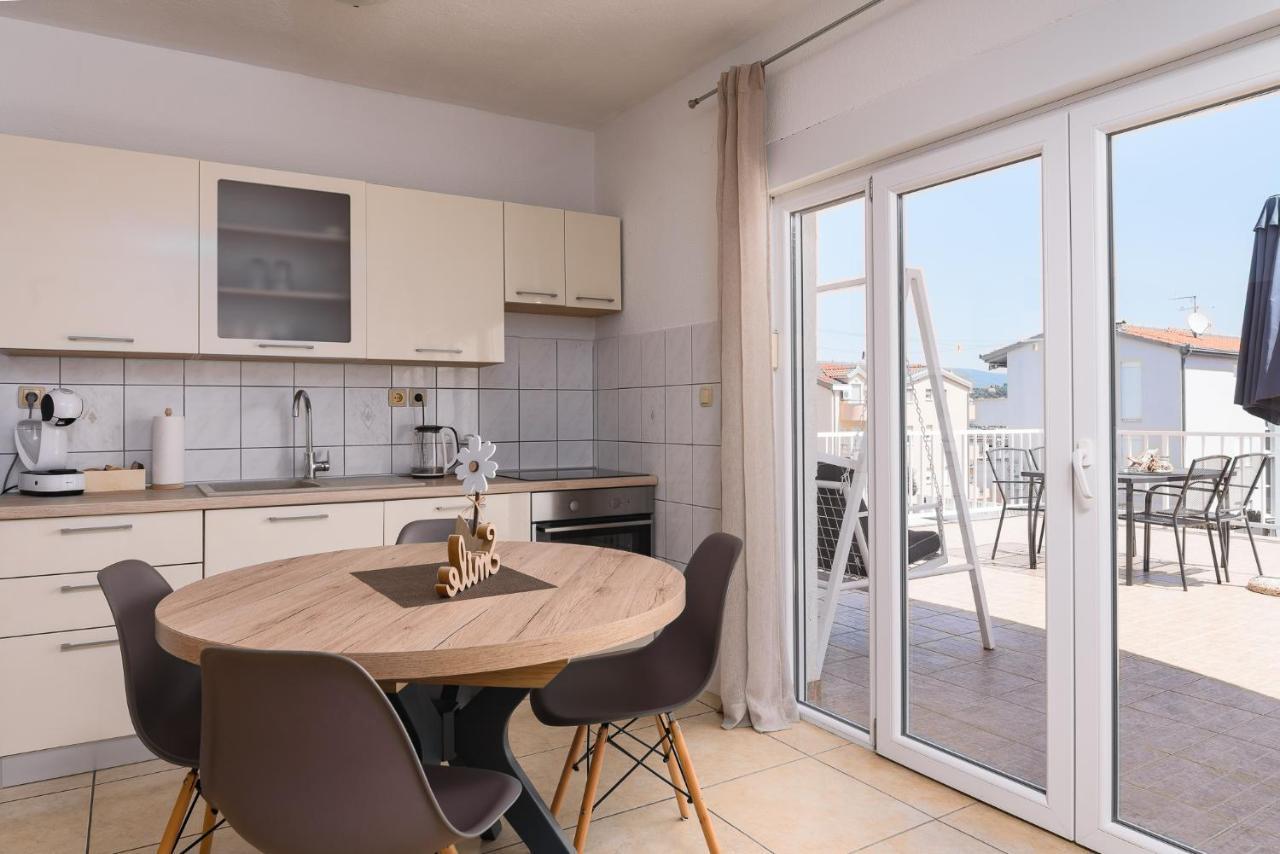 Apartment Planikovica Trogir Exteriör bild