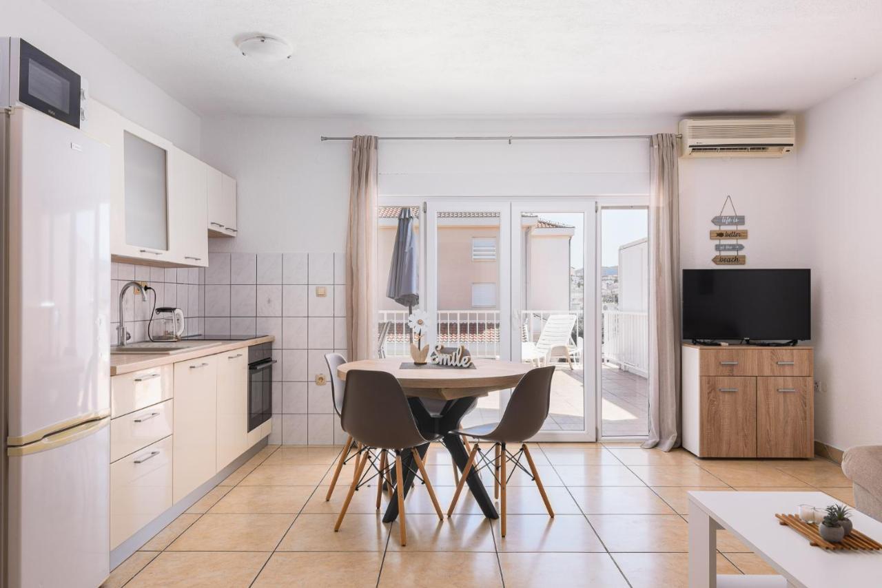Apartment Planikovica Trogir Exteriör bild