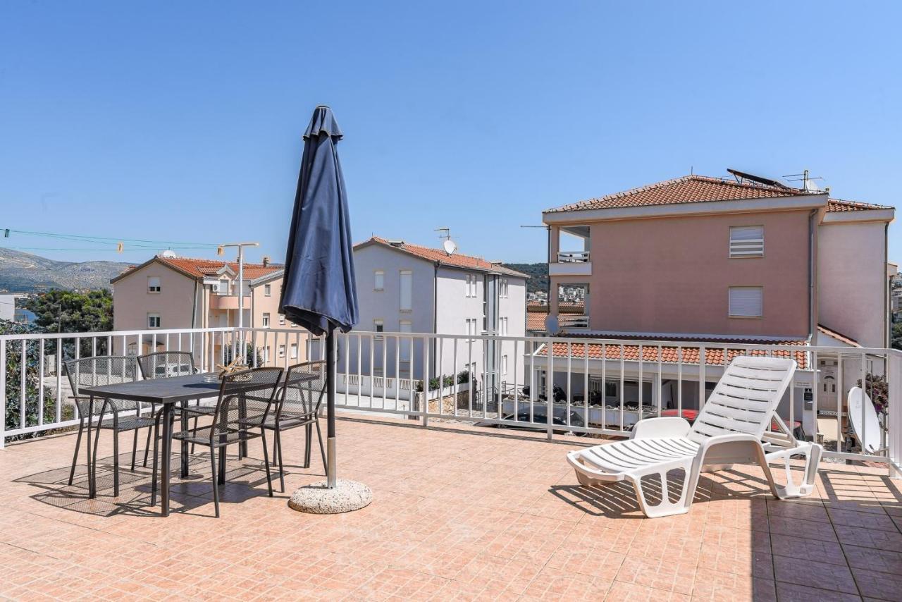 Apartment Planikovica Trogir Exteriör bild
