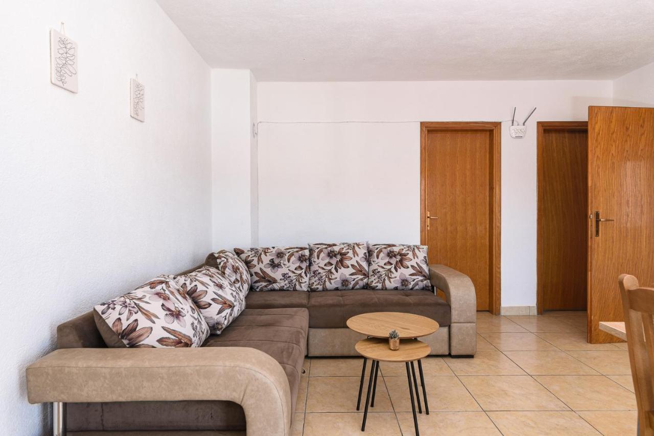 Apartment Planikovica Trogir Exteriör bild